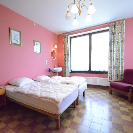 Spacious Retreat, Daverdisse, Cleaning Included Hébergement de vacances