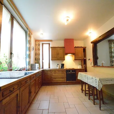 Spacious Retreat, Daverdisse, Cleaning Included Hébergement de vacances *