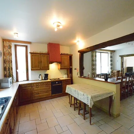 Spacious Retreat, Daverdisse, Cleaning Included Daverdisse