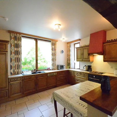 Spacious Retreat, Daverdisse, Cleaning Included * Daverdisse