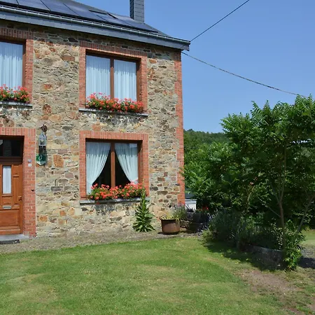 Spacious Retreat, Daverdisse, Cleaning Included Hébergement de vacances